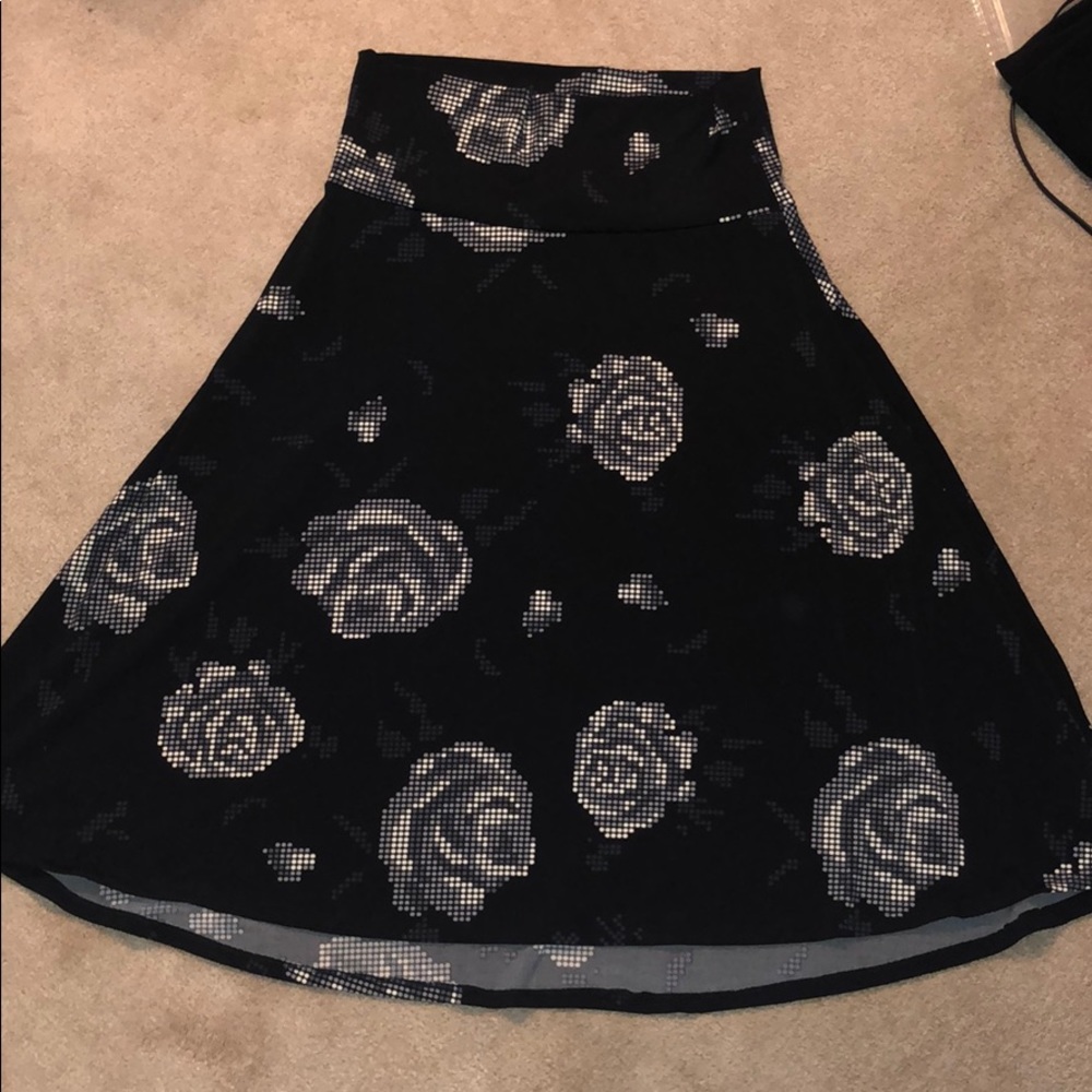 LuLaRoe Black Azure Digital Rose Skirt Medium